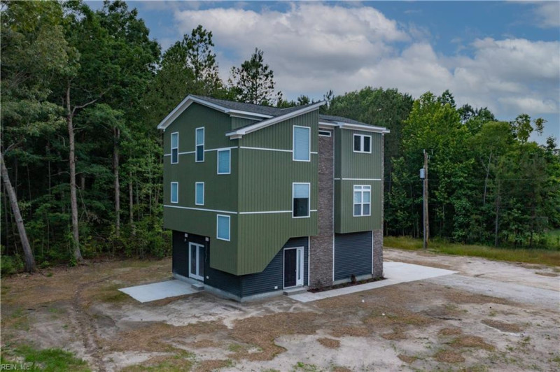 Photo 12 of 31 residential for sale in Hampton virginia