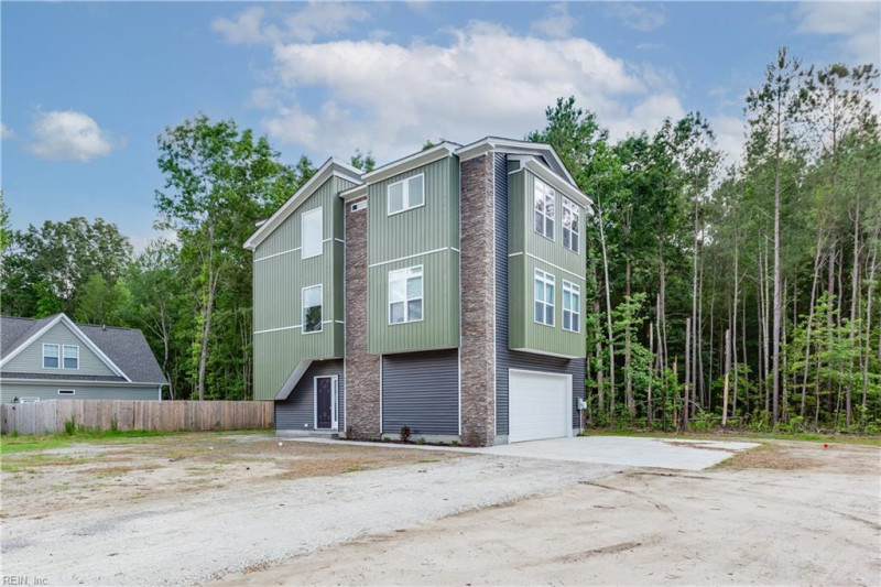 Photo 6 of 31 residential for sale in Hampton virginia