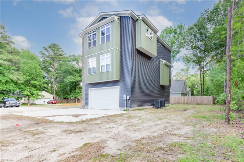 Photo 9 of 31 residential for sale in Hampton virginia