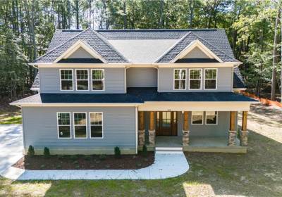 19 Grove Avenue, Suffolk, VA 23434