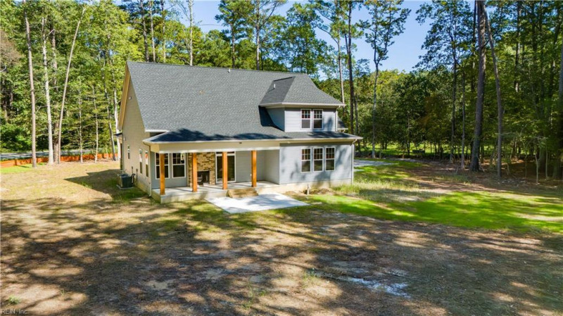 Photo 6 of 32 residential for sale in Suffolk virginia