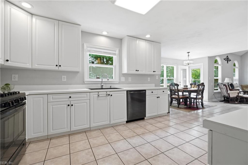 Photo 17 of 45 residential for sale in Chesapeake virginia Photo 17 of 45 residential for sale in Chesapeake virginia
