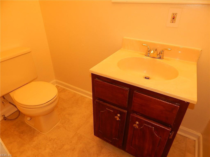 Photo 10 of 17 rental for rent in Hampton virginia