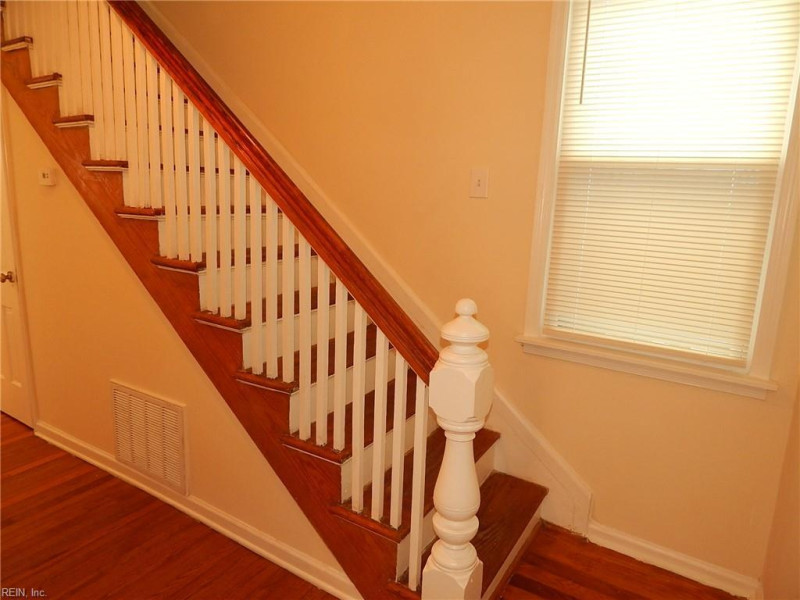 Photo 11 of 17 rental for rent in Hampton virginia