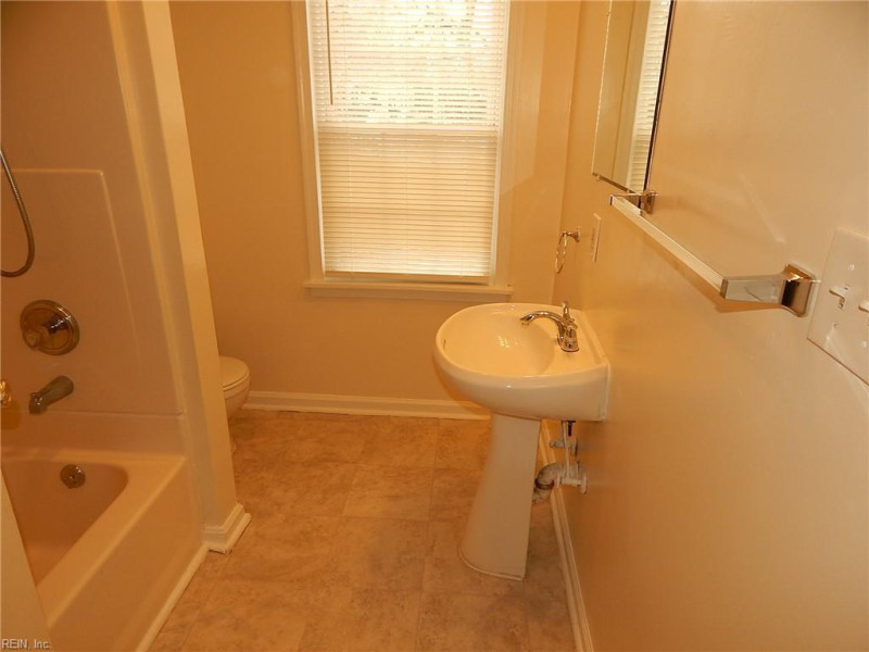 Photo 15 of 17 rental for rent in Hampton virginia