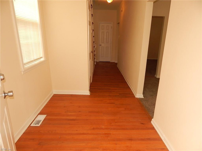 Photo 2 of 17 rental for rent in Hampton virginia