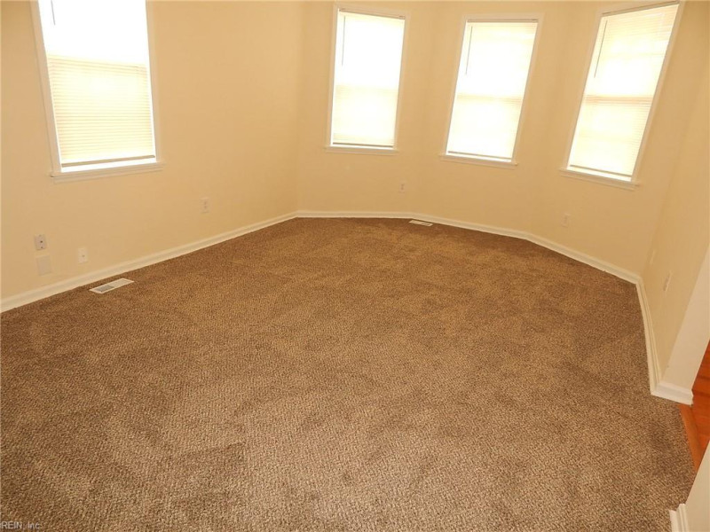 Photo 4 of 17 rental for rent in Hampton virginia