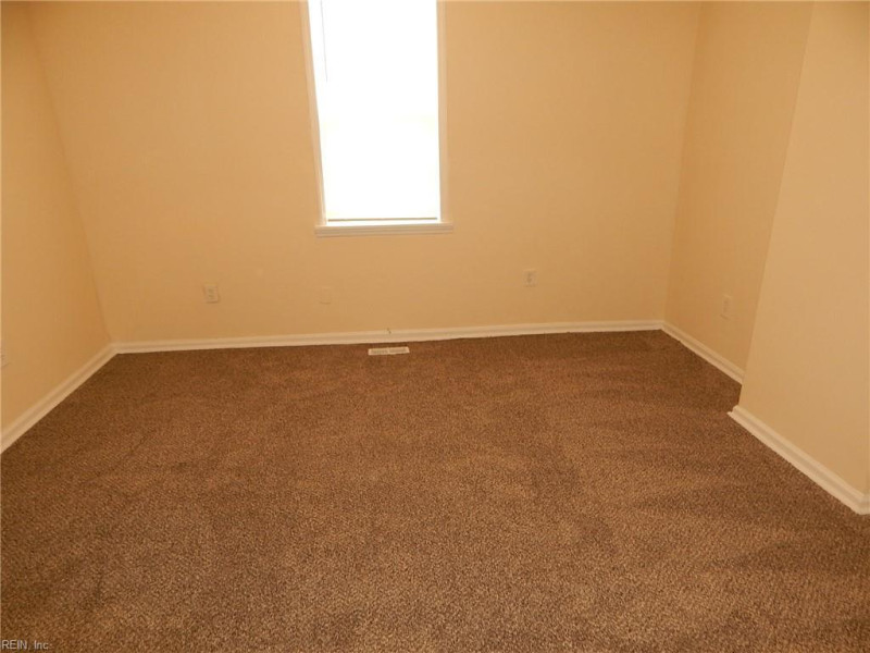Photo 5 of 17 rental for rent in Hampton virginia