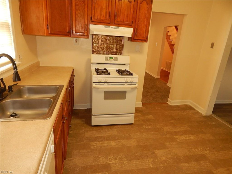 Photo 7 of 17 rental for rent in Hampton virginia