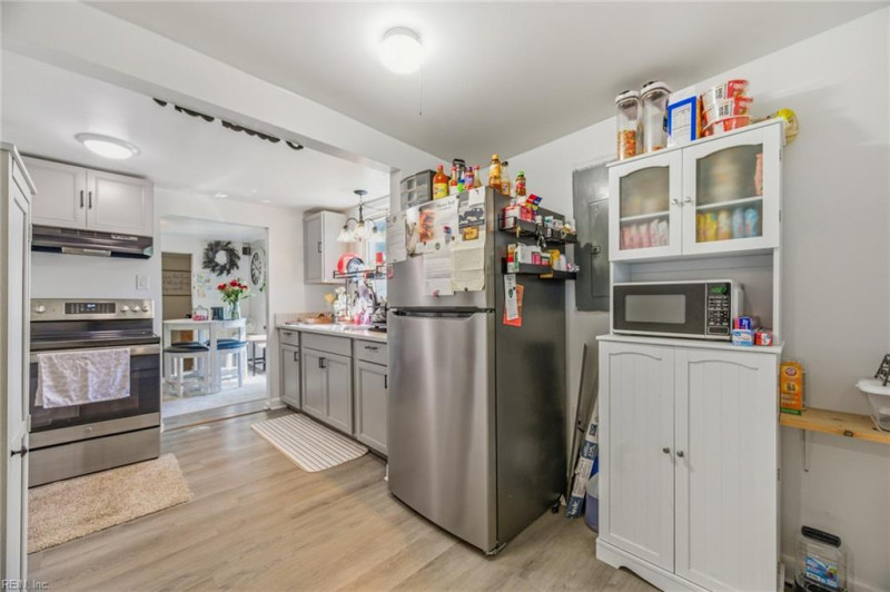Photo 13 of 28 residential for sale in Newport News virginia