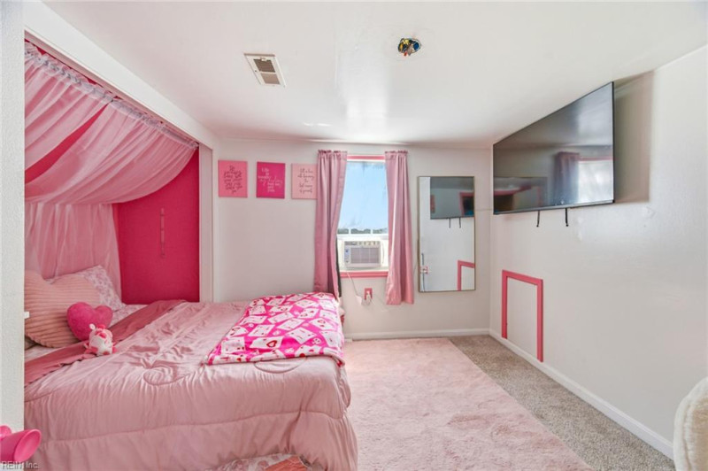 Photo 18 of 28 residential for sale in Newport News virginia