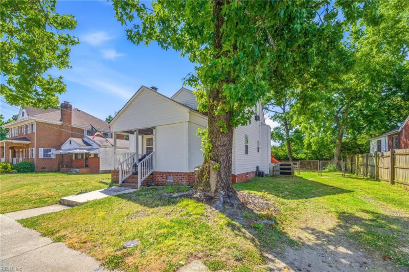 Photo 3 of 28 residential for sale in Newport News virginia