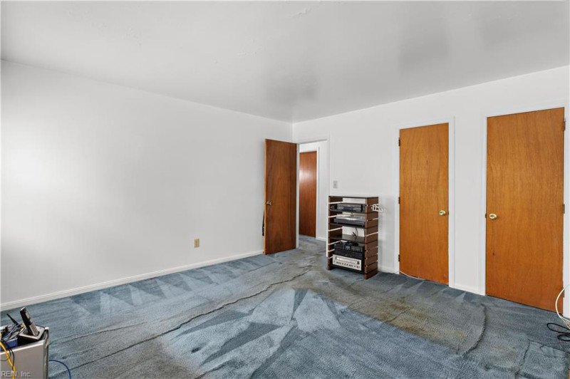 Photo 14 of 21 residential for sale in Hampton virginia