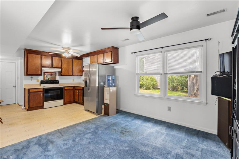Photo 9 of 21 residential for sale in Hampton virginia