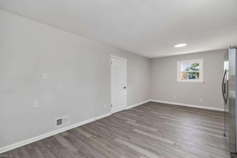 Photo 8 of 33 residential for sale in Chesapeake virginia Photo 8 of 33 residential for sale in Chesapeake virginia