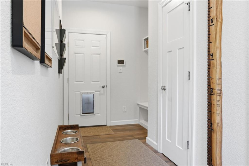 Photo 14 of 26 residential for sale in Hampton virginia