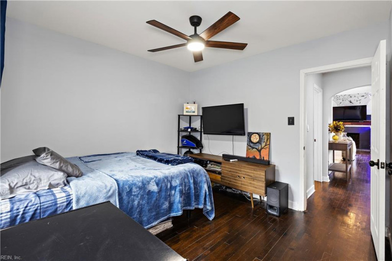 Photo 19 of 27 residential for sale in Portsmouth virginia