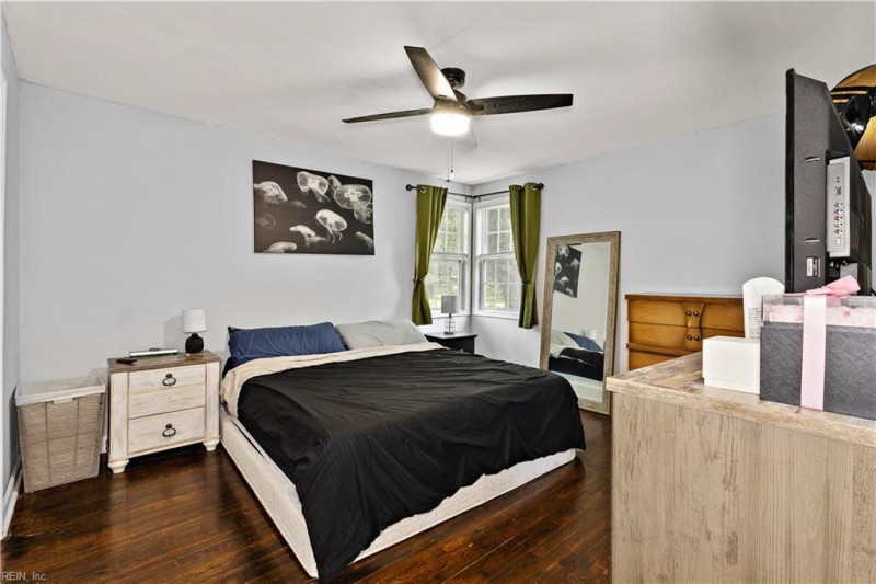 Photo 21 of 27 residential for sale in Portsmouth virginia