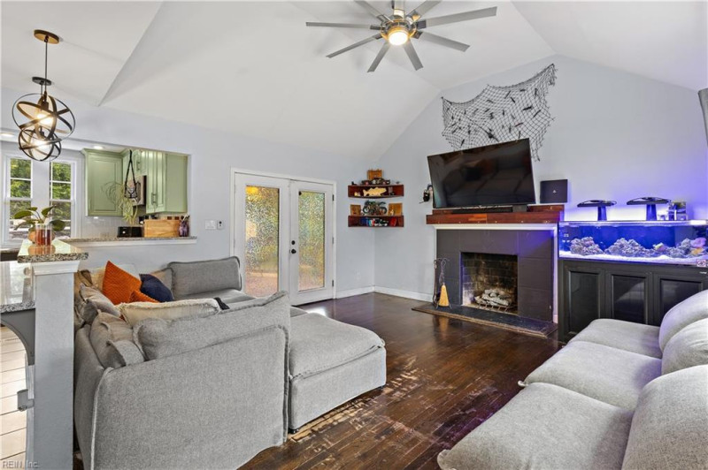 Photo 7 of 27 residential for sale in Portsmouth virginia