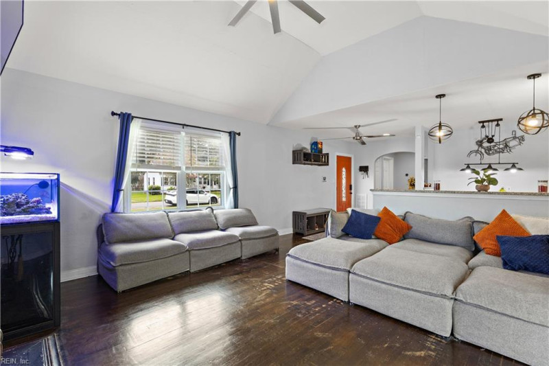 Photo 8 of 27 residential for sale in Portsmouth virginia