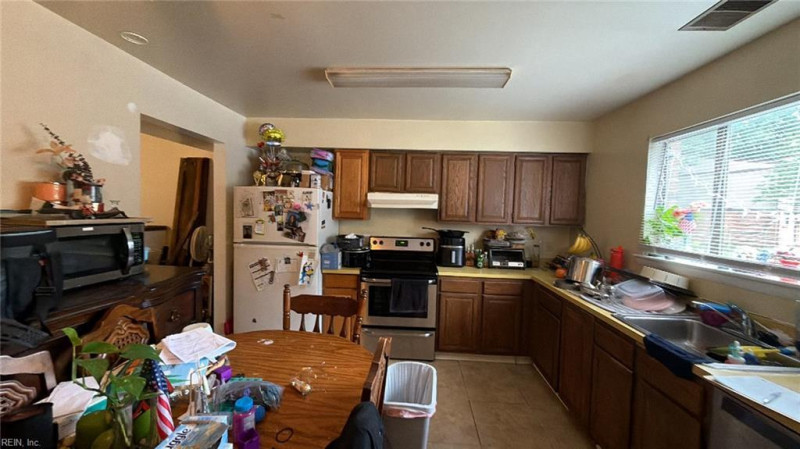 Photo 2 of 8 residential for sale in Newport News virginia