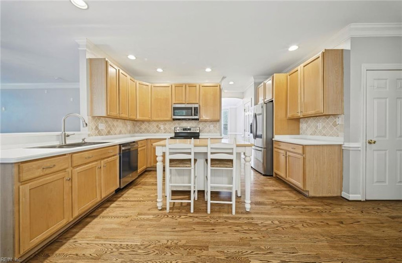 Photo 17 of 46 residential for sale in Chesapeake virginia