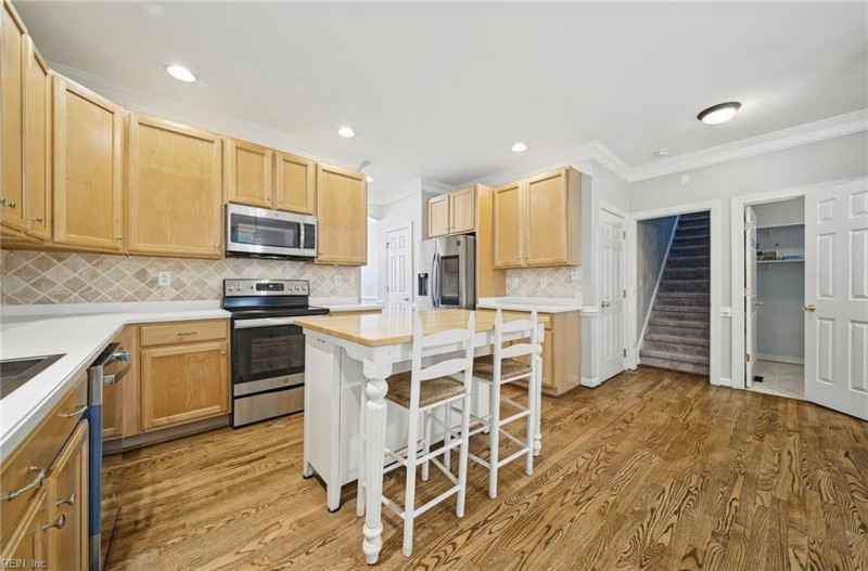 Photo 18 of 46 residential for sale in Chesapeake virginia