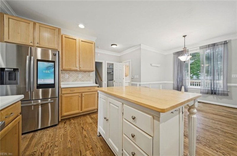 Photo 20 of 46 residential for sale in Chesapeake virginia