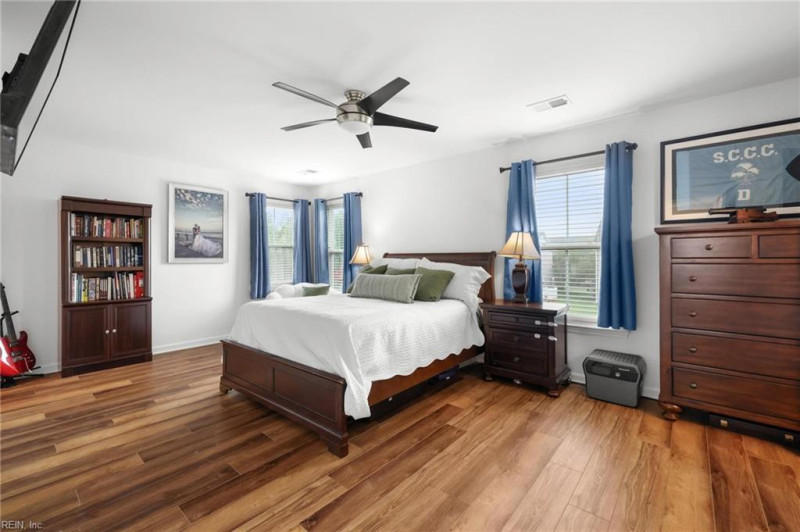 Photo 10 of 34 residential for sale in Chesapeake virginia