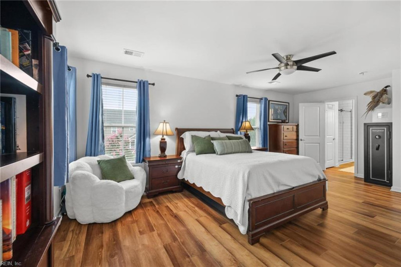 Photo 11 of 34 residential for sale in Chesapeake virginia