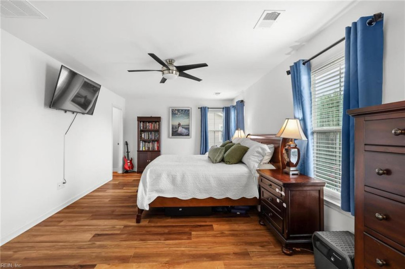 Photo 14 of 34 residential for sale in Chesapeake virginia