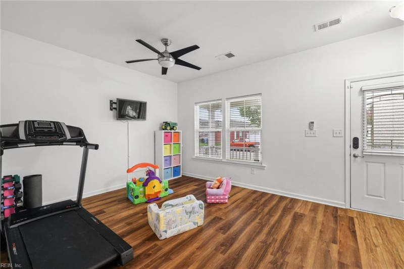 Photo 15 of 34 residential for sale in Chesapeake virginia