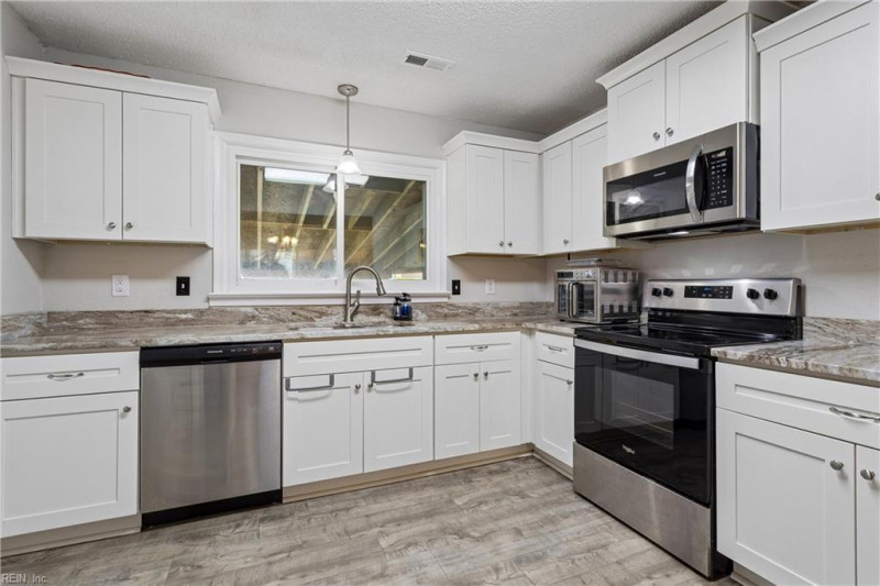 Photo 10 of 44 residential for sale in Newport News virginia