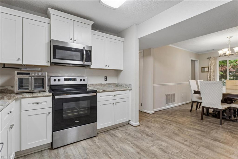 Photo 11 of 44 residential for sale in Newport News virginia