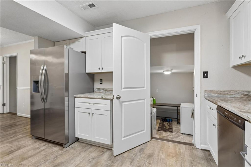 Photo 12 of 44 residential for sale in Newport News virginia