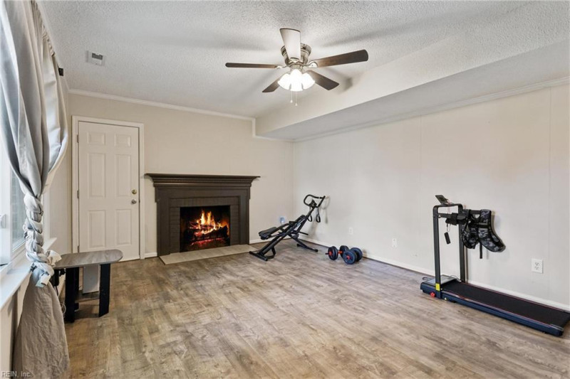 Photo 15 of 44 residential for sale in Newport News virginia
