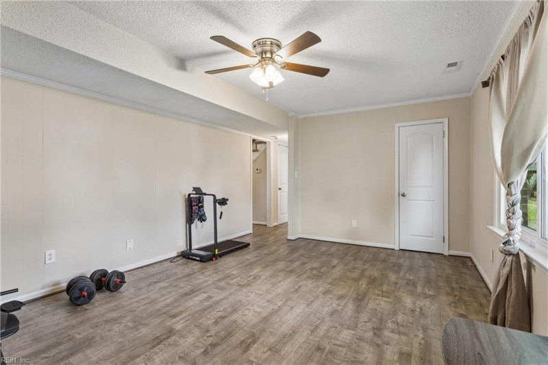 Photo 16 of 44 residential for sale in Newport News virginia