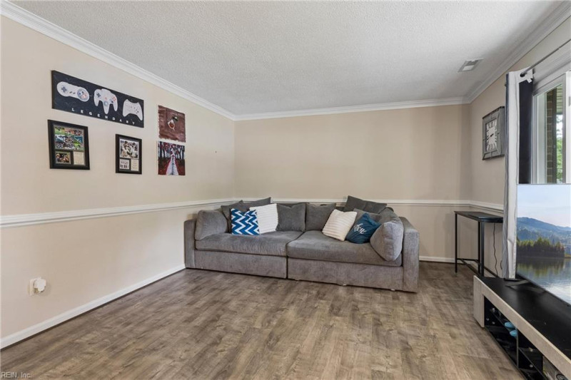 Photo 18 of 44 residential for sale in Newport News virginia