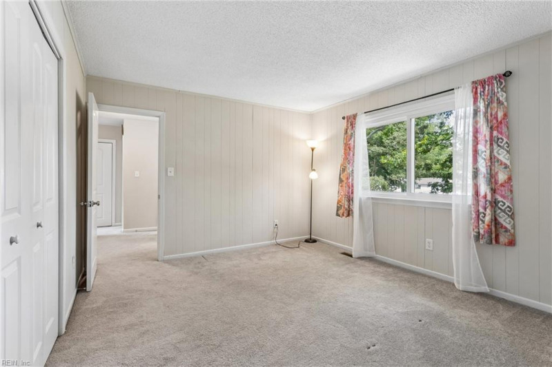 Photo 23 of 44 residential for sale in Newport News virginia