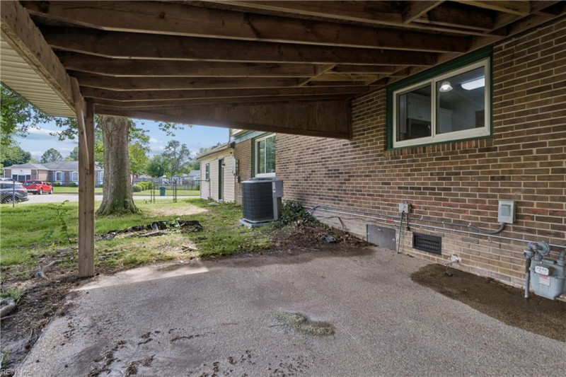 Photo 34 of 44 residential for sale in Newport News virginia