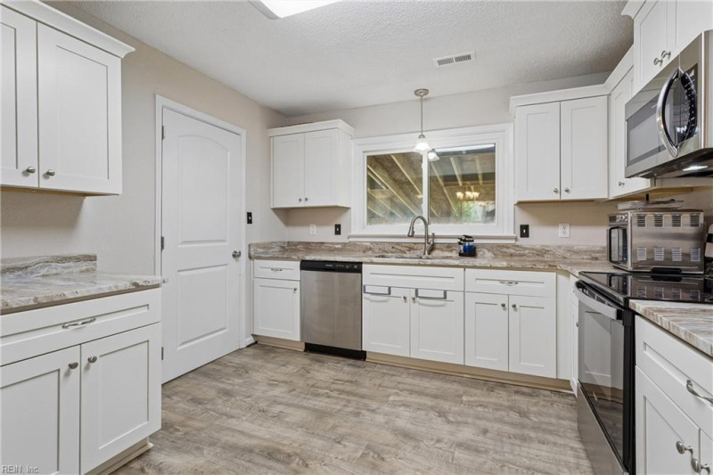 Photo 9 of 44 residential for sale in Newport News virginia