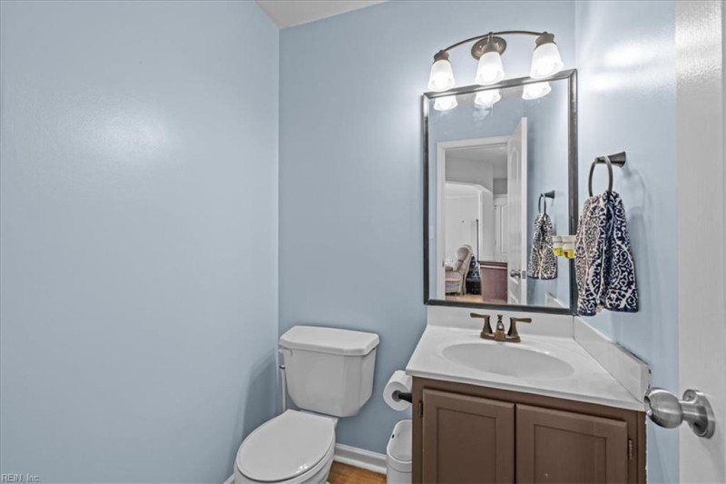 Photo 17 of 34 residential for sale in Portsmouth virginia