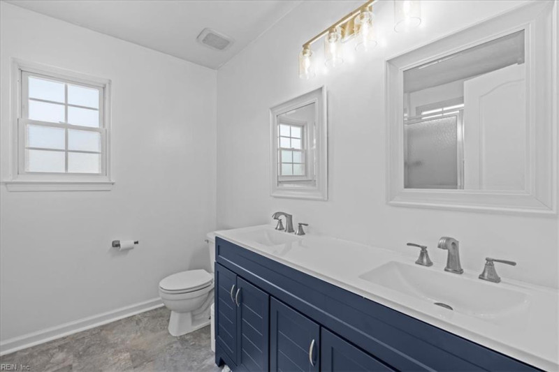 Photo 21 of 34 residential for sale in Portsmouth virginia