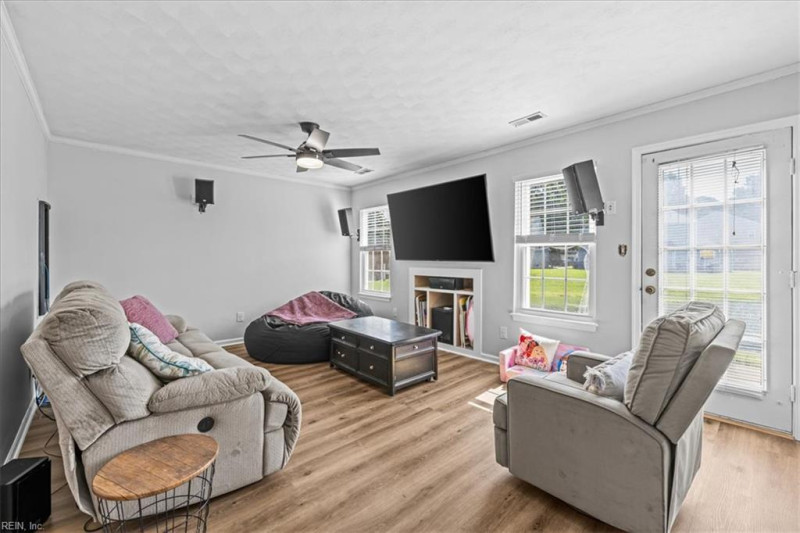 Photo 5 of 34 residential for sale in Portsmouth virginia