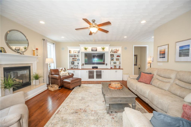 Photo 19 of 50 residential for sale in Virginia Beach virginia