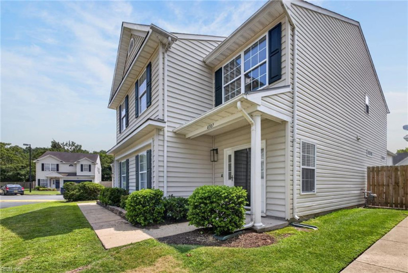 Photo 2 of 35 residential for sale in Chesapeake virginia Photo 2 of 35 residential for sale in Chesapeake virginia