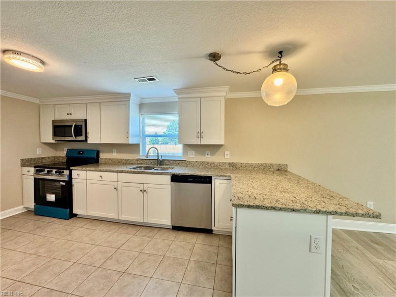 Photo 15 of 42 residential for sale in Hampton virginia