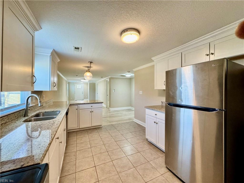 Photo 17 of 42 residential for sale in Hampton virginia