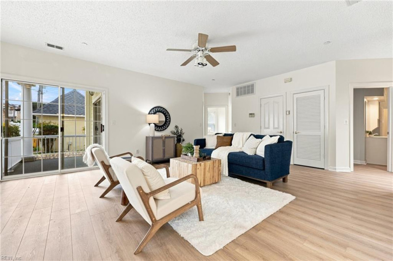 Photo 12 of 47 residential for sale in Virginia Beach virginia