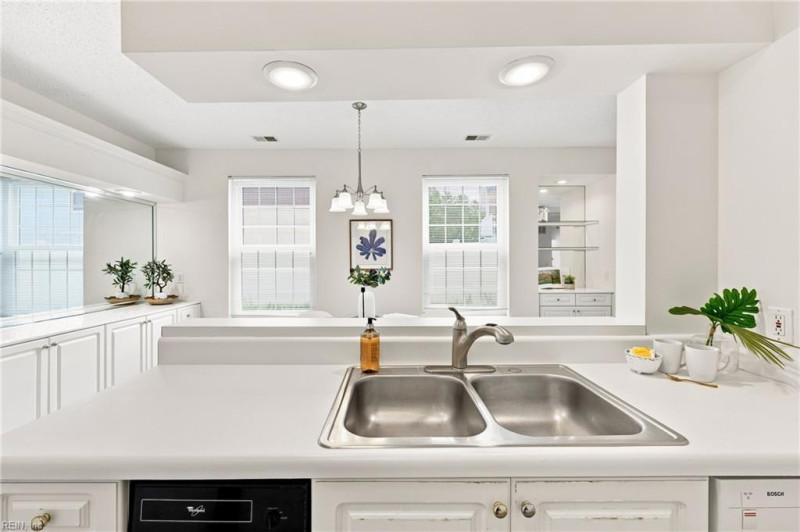 Photo 16 of 47 residential for sale in Virginia Beach virginia